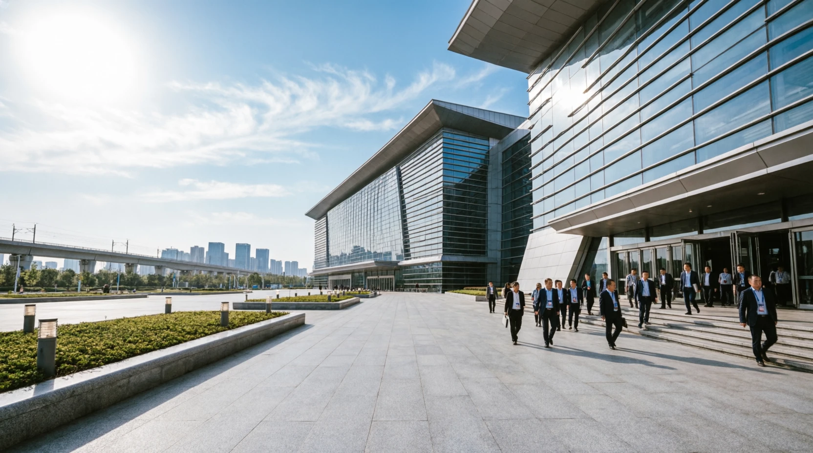 Auto image: 郑州航空港大型会展中心外景,开阔广场与现代建筑,商务人群有序进入展馆,晴朗天气,高品质城市会展摄影